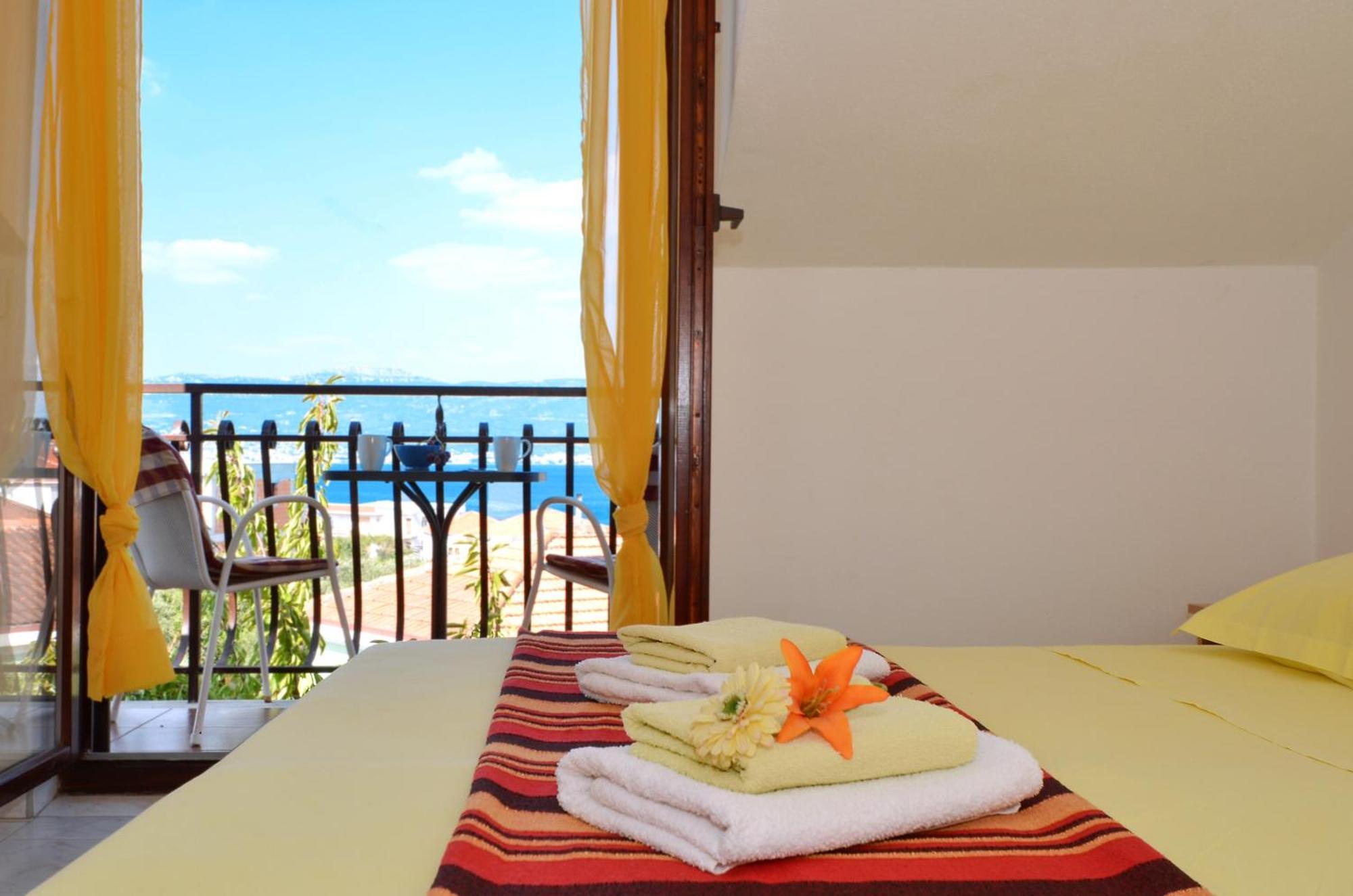 Apartments By The Sea Slatine, Ciovo - 12176 Room photo